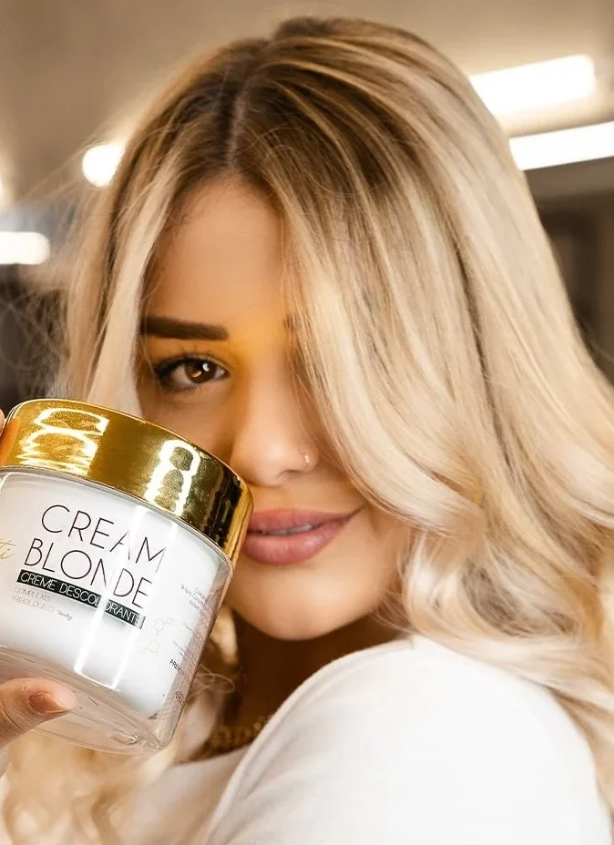 Девушка со светлыми волосами — линейка Cream Blonde